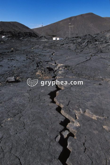 Fissure d'extension avec station sismique (Djibouti) - gryphea.com